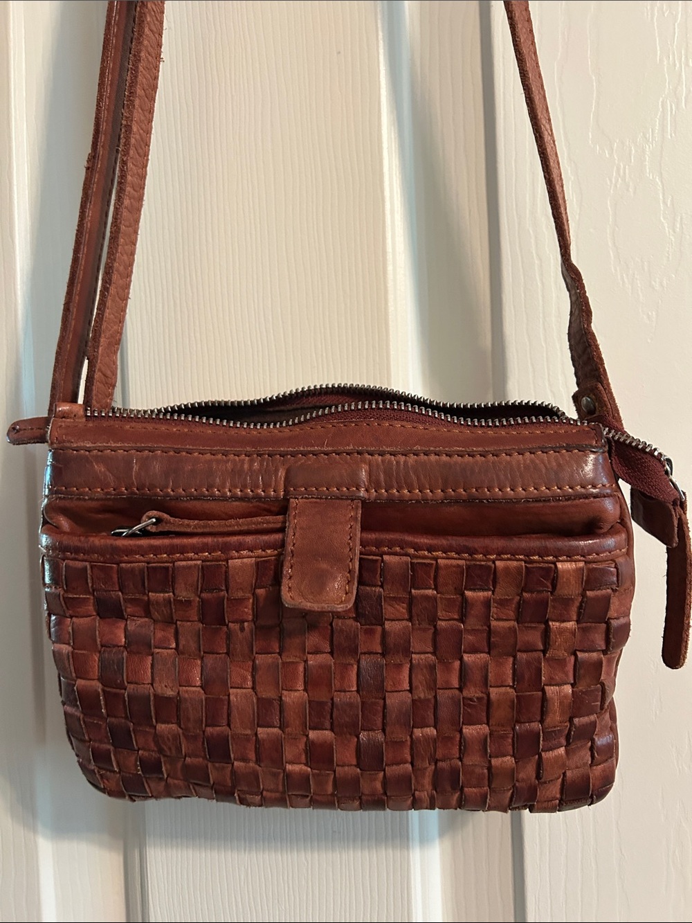 Vilenca Holland Woven Leather Crossbody Bag